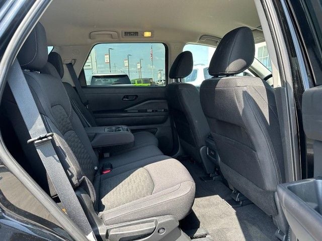 2025 Nissan Pathfinder SV 4WD