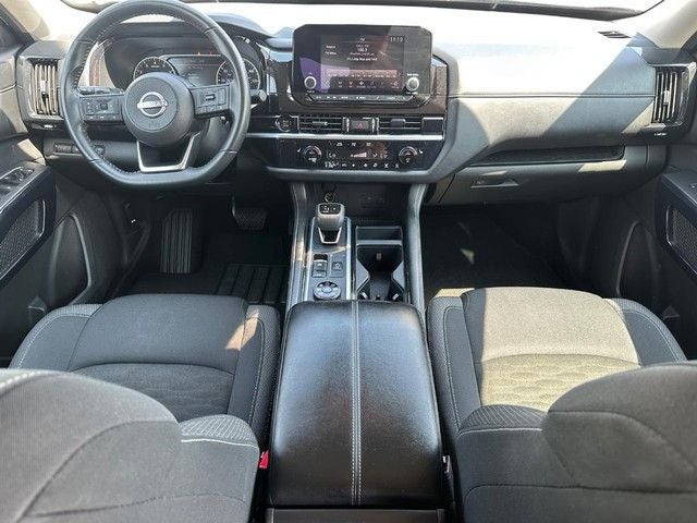 2025 Nissan Pathfinder SV 4WD
