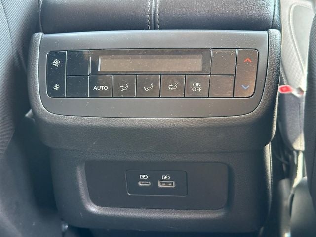 2024 Nissan Pathfinder SV 4WD