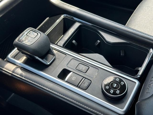 2024 Nissan Pathfinder SV 4WD