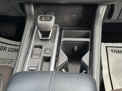 2024 Nissan Pathfinder SL FWD