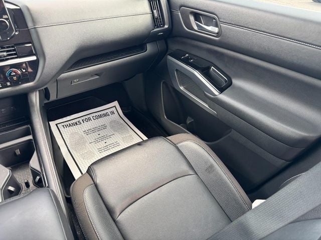 2024 Nissan Pathfinder SL FWD