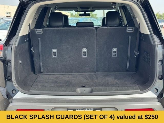 2024 Nissan Pathfinder SL FWD