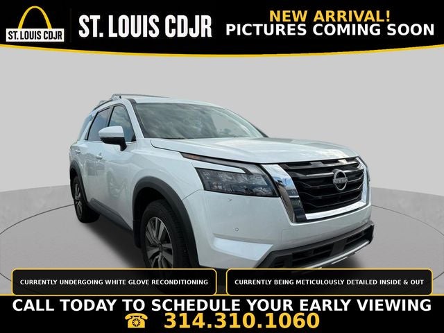 2025 Nissan Pathfinder SL 4WD