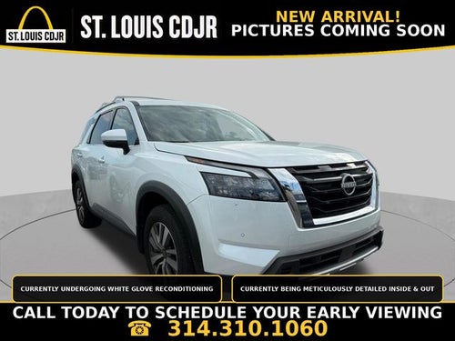 2025 Nissan Pathfinder SL 4WD