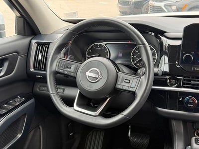 2025 Nissan Pathfinder SL 4WD