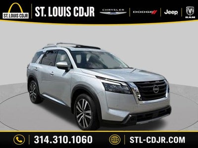 2025 Nissan Pathfinder Platinum 4WD