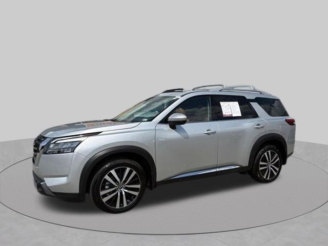 2025 Nissan Pathfinder Platinum 4WD