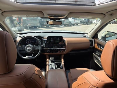 2025 Nissan Pathfinder Platinum 4WD