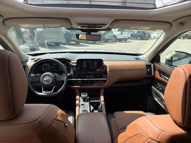 2025 Nissan Pathfinder Platinum 4WD