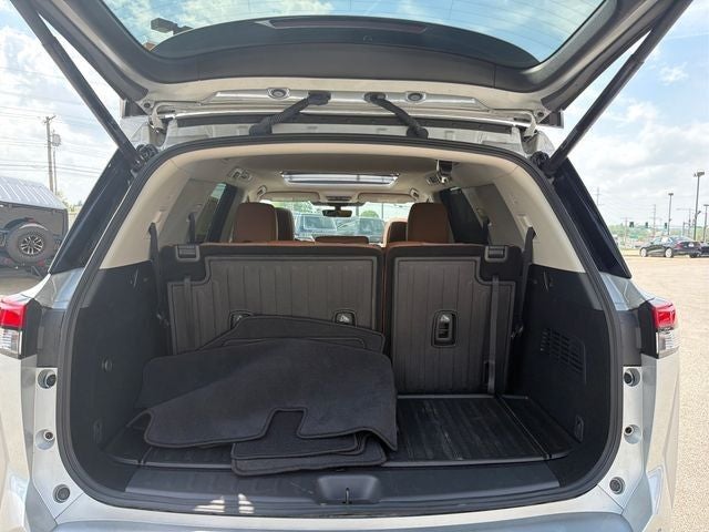 2025 Nissan Pathfinder Platinum 4WD