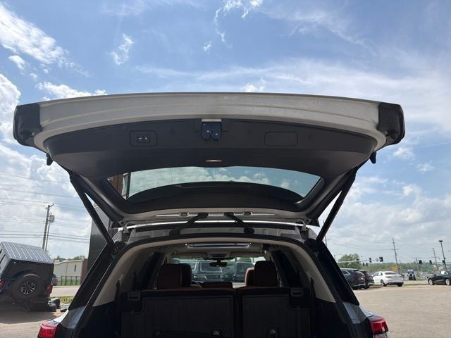 2025 Nissan Pathfinder Platinum 4WD