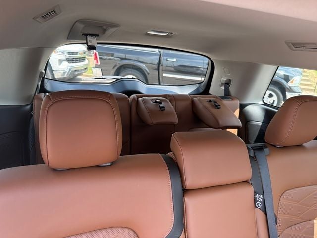 2025 Nissan Pathfinder Platinum 4WD