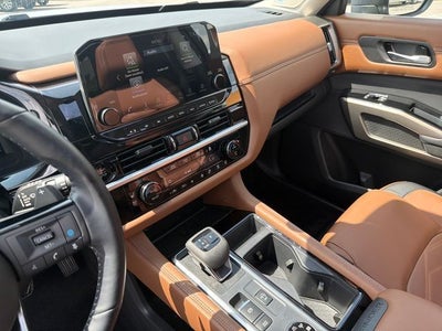 2025 Nissan Pathfinder Platinum 4WD