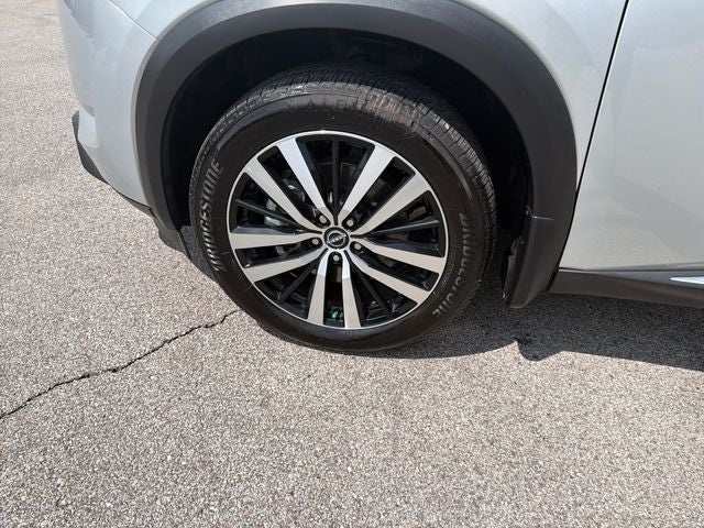 2025 Nissan Pathfinder Platinum 4WD