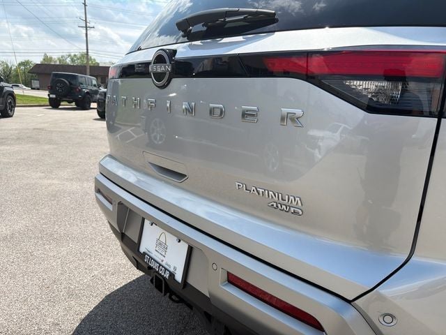 2025 Nissan Pathfinder Platinum 4WD