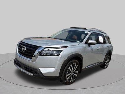 2025 Nissan Pathfinder Platinum 4WD