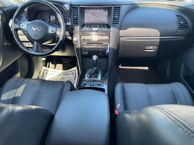 2017 INFINITI QX70 Base