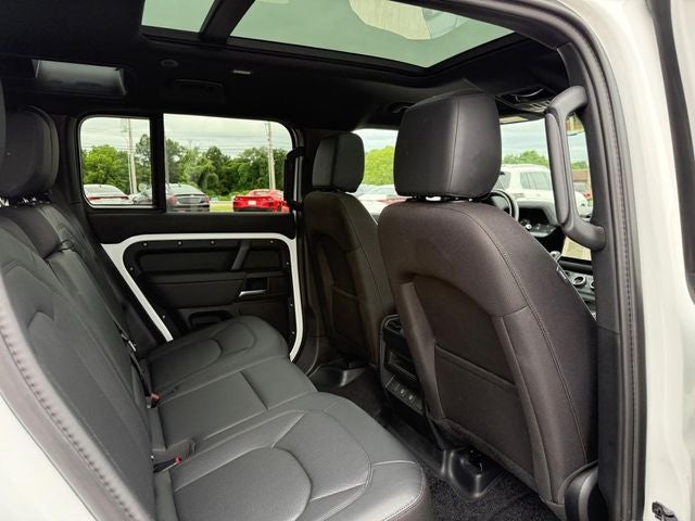 2025 Land Rover Defender 110 P300