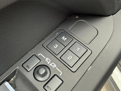 2025 Land Rover Defender 110 P300
