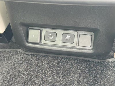 2025 Land Rover Discovery P300 S