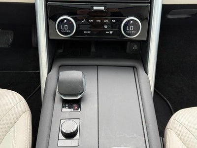 2025 Land Rover Discovery P300 S
