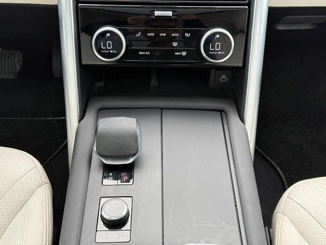 2025 Land Rover Discovery P300 S