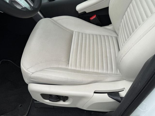 2025 Land Rover Discovery P300 S