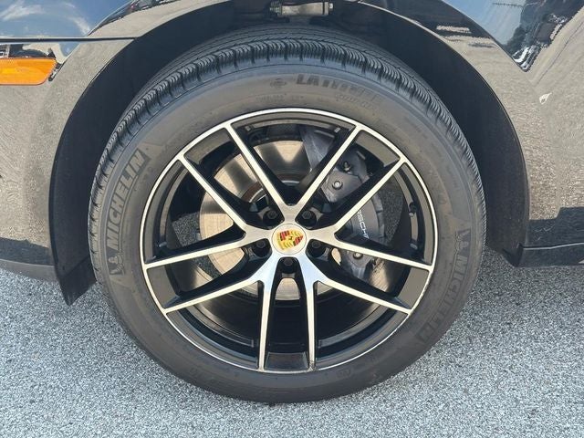 2024 Porsche Macan Base