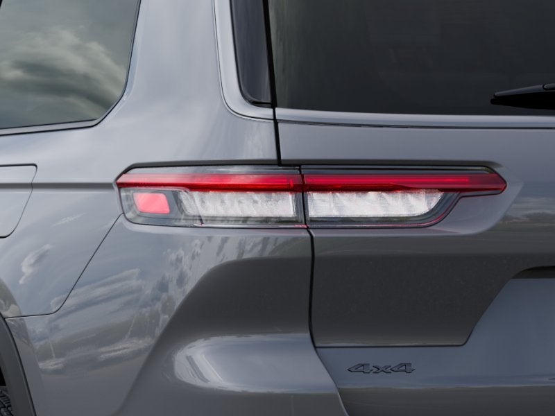 2027 Jeep Grand Cherokee GRAND CHEROKEE L LAREDO ALTITUDE 4X4